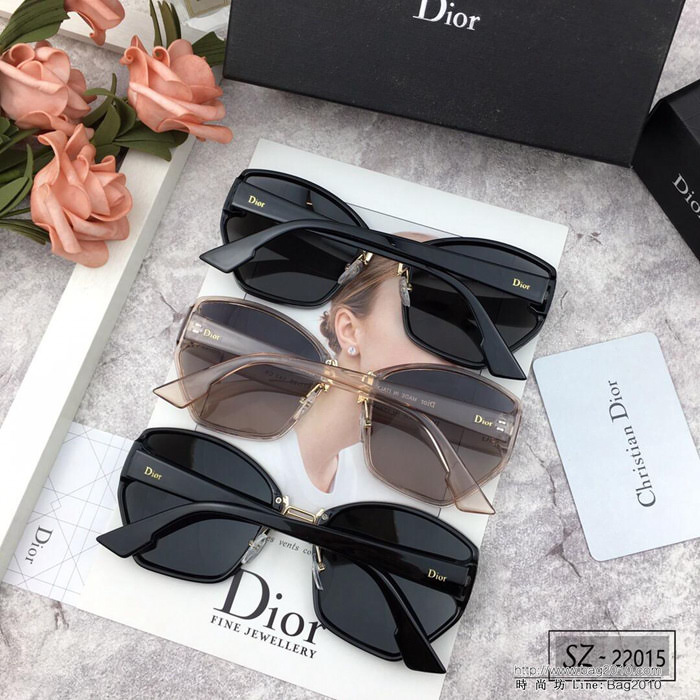 DIOR-迪奧 2019新款 太陽鏡 減輕強光負擔 遮擋有害光線防輻射 出行旅遊必備品 22015  lly1709